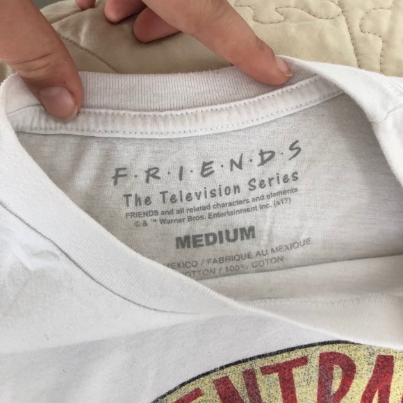 Friends crop top - Picture 3 of 3